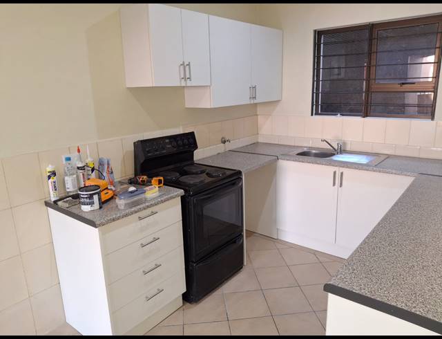 2 BEDROOM TOWNHOUSE FOR SALE IN SUNNYROCK